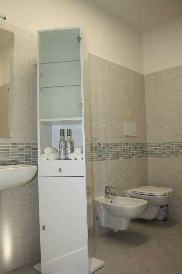Appartamento 23 - Bilocale Vista Lago ตอสโกลาโน มาแดร์โน ภายนอก รูปภาพ