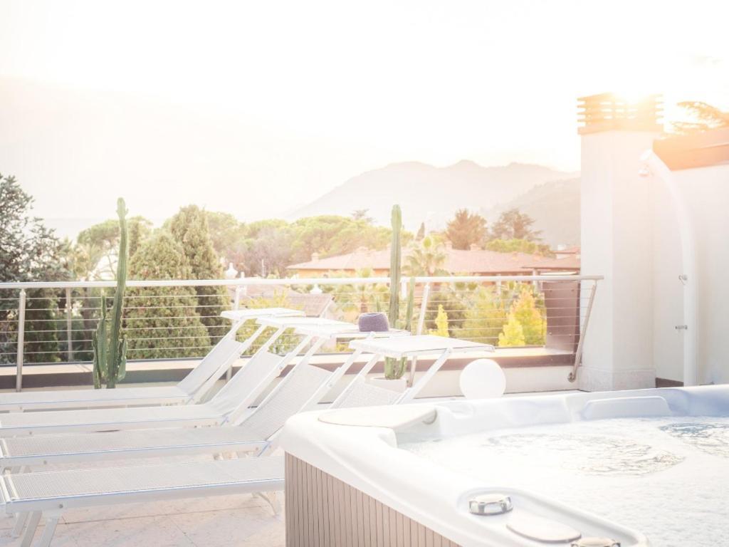 Appartamento 23 - Bilocale Vista Lago ตอสโกลาโน มาแดร์โน ภายนอก รูปภาพ