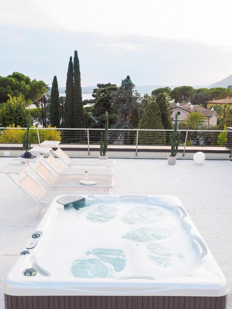 Appartamento 23 - Bilocale Vista Lago ตอสโกลาโน มาแดร์โน ภายนอก รูปภาพ